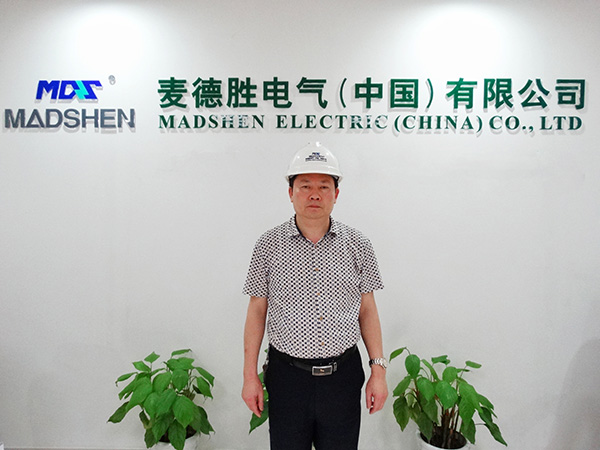 15280911454190.jpg 基地参观2.jpg